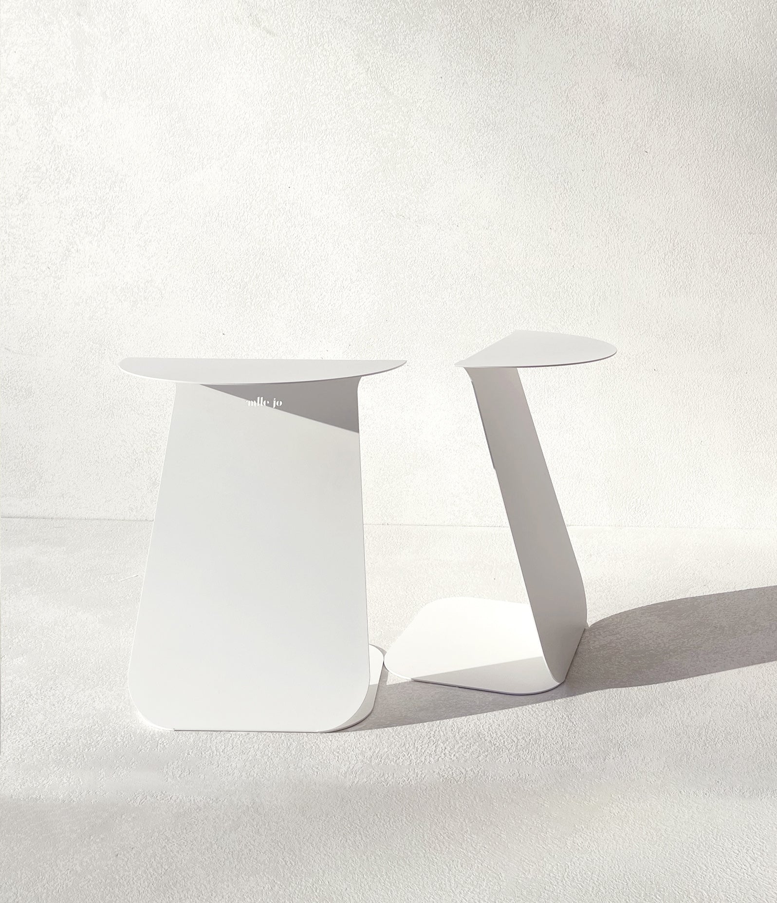 Table d’appoint en métal