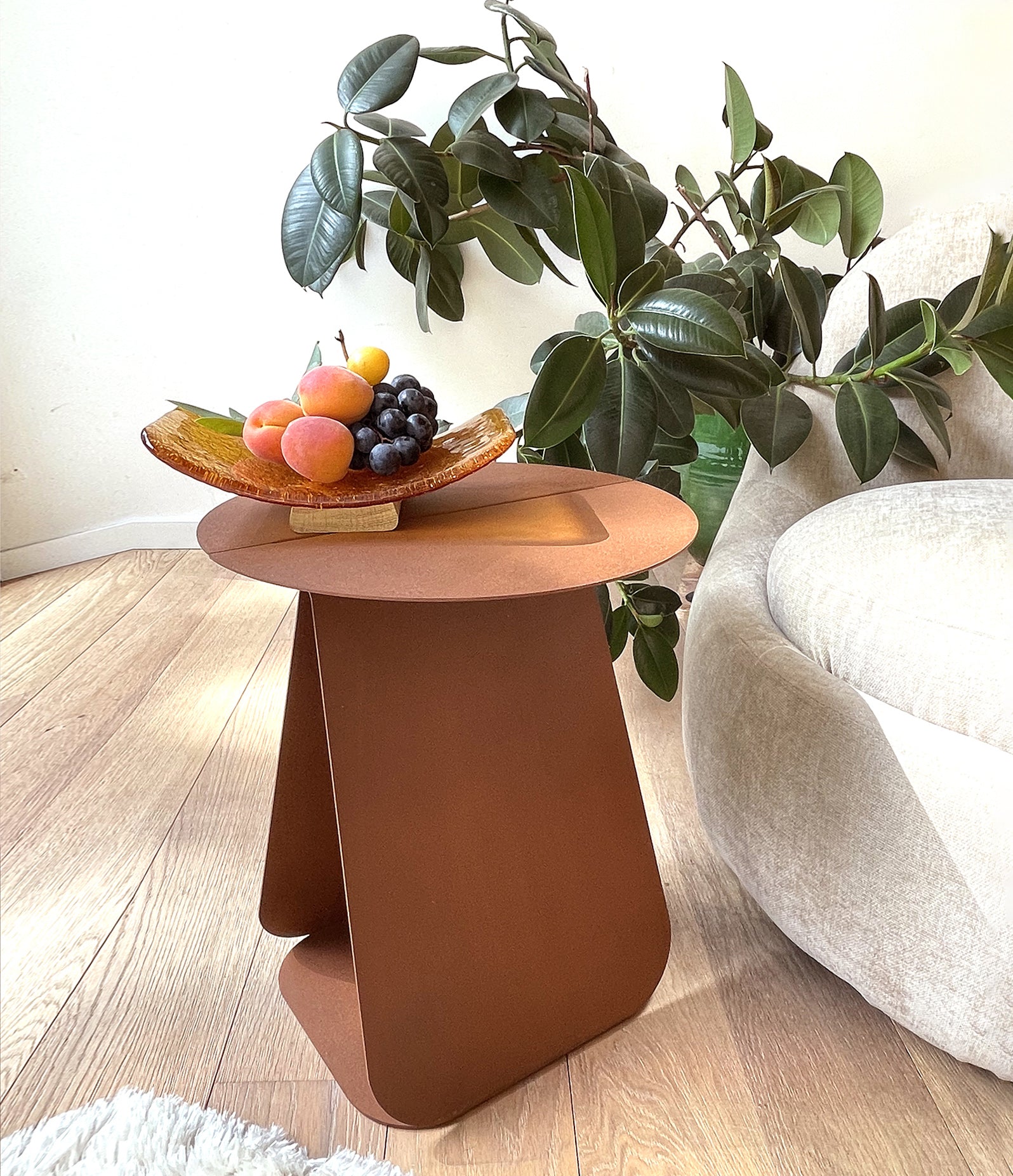 Table d’appoint en métal