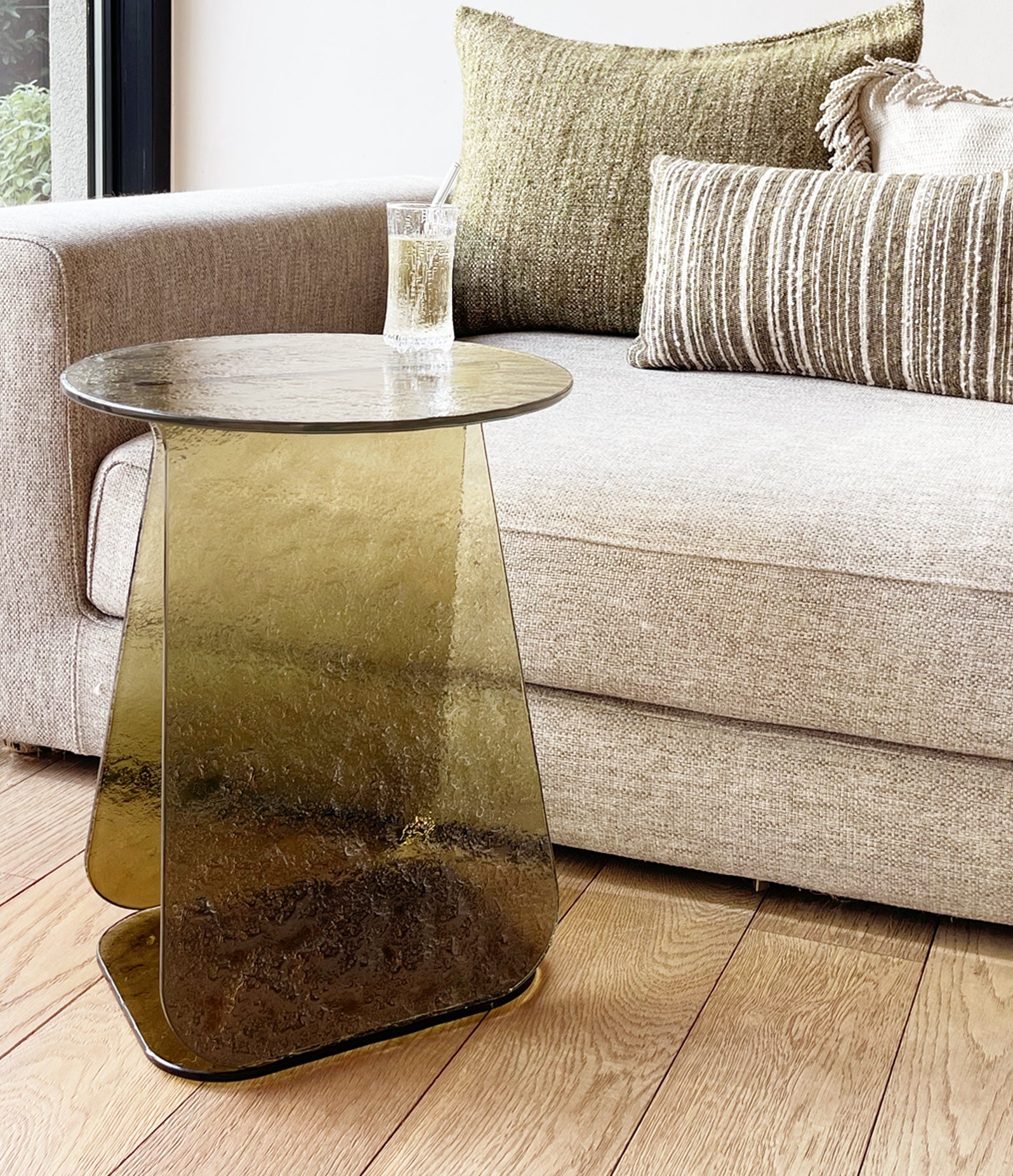 Table d’appoint en verre