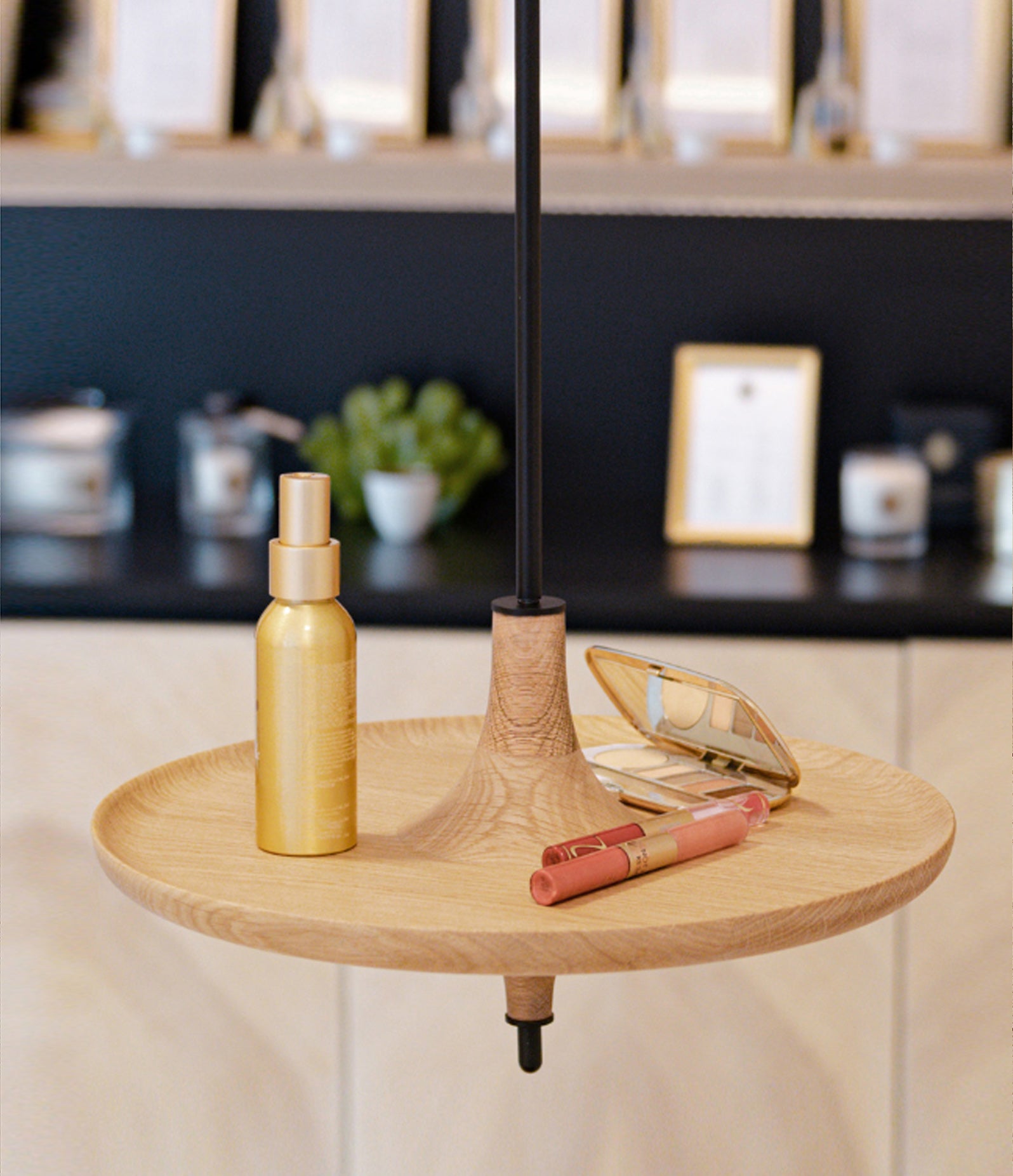Table suspendue en chêne (taille standard)