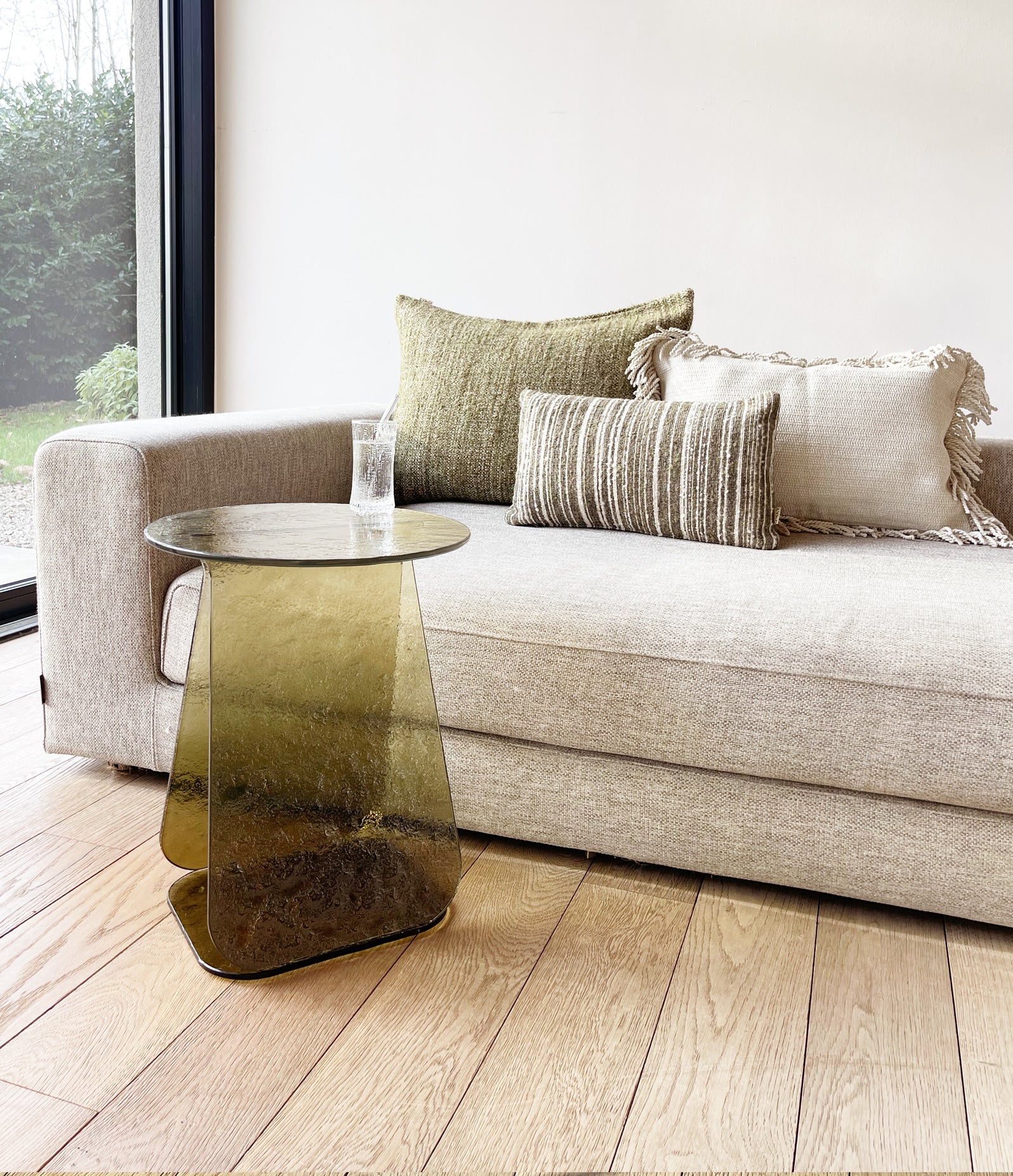 Table d’appoint en verre