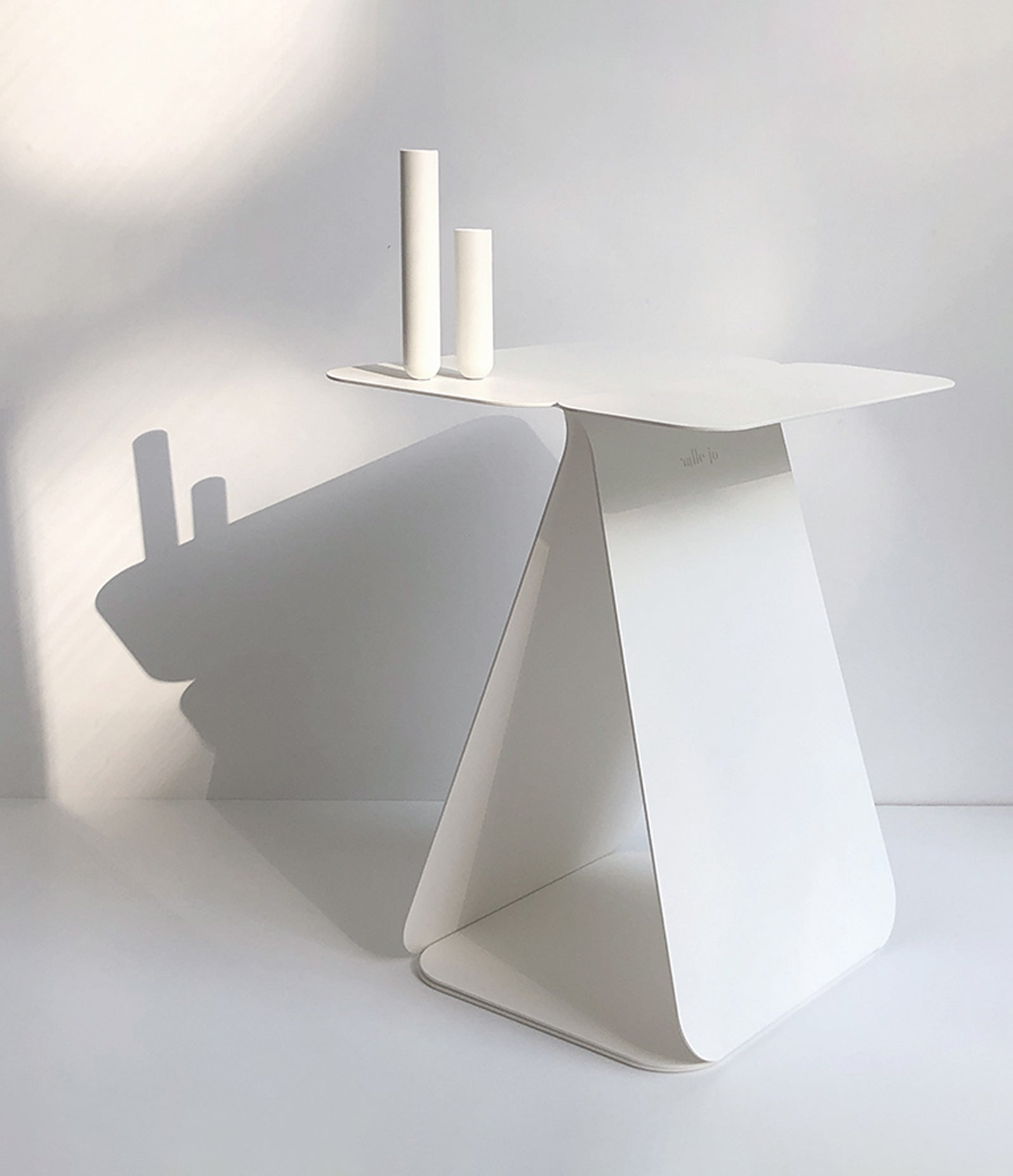 Table d’appoint en métal