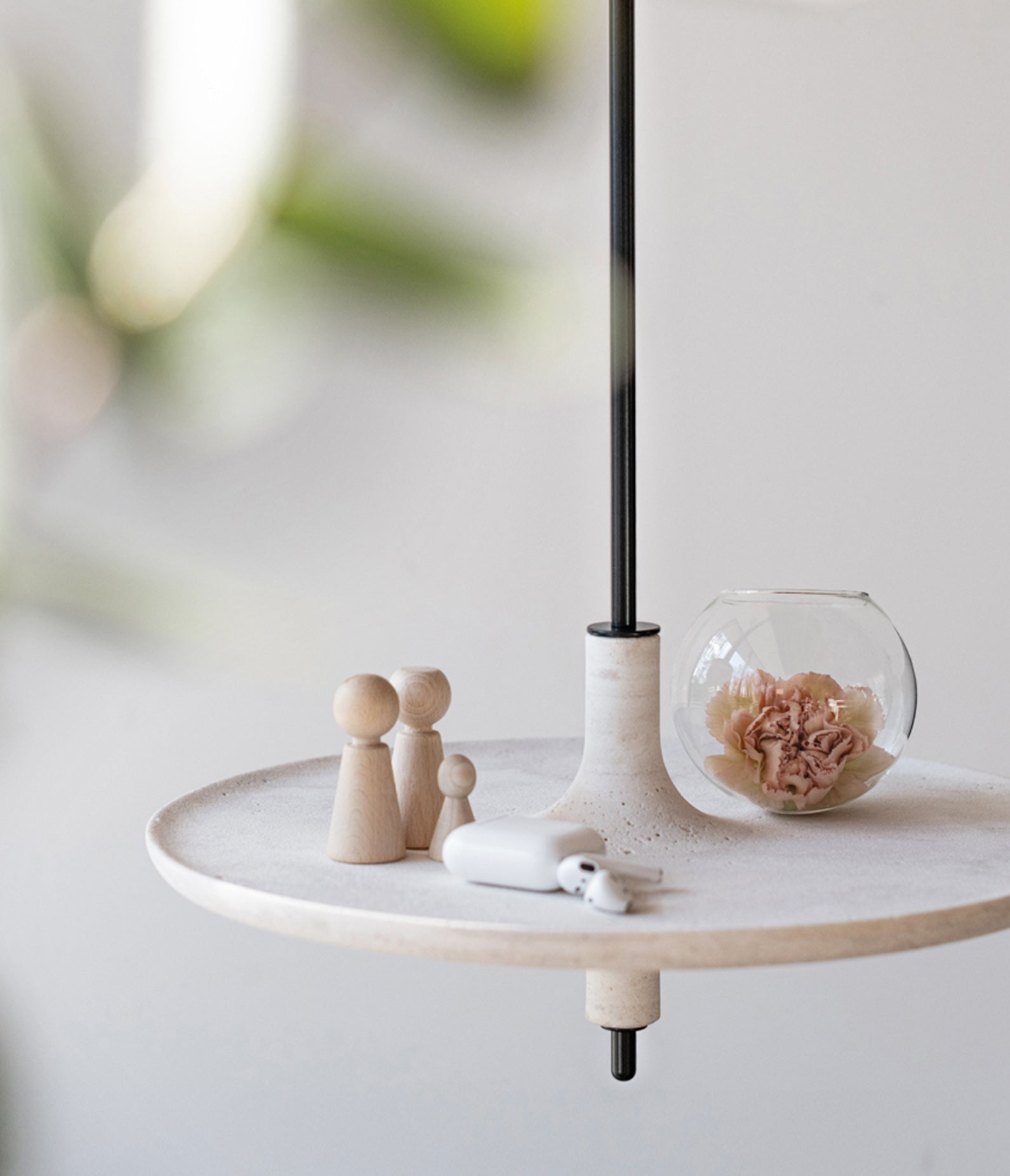 Table suspendue en travertin (taille standard)
