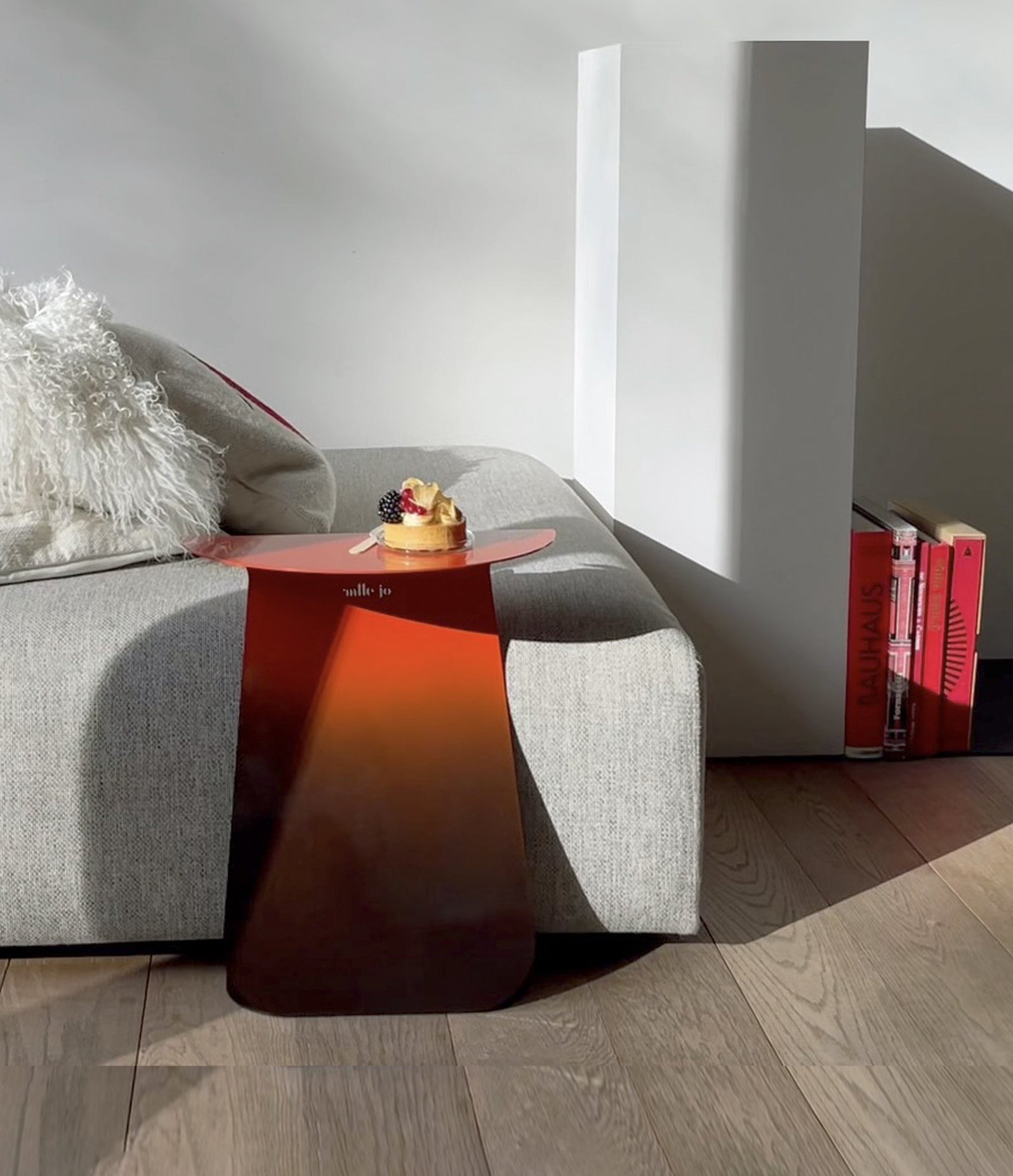 Table d’appoint en métal