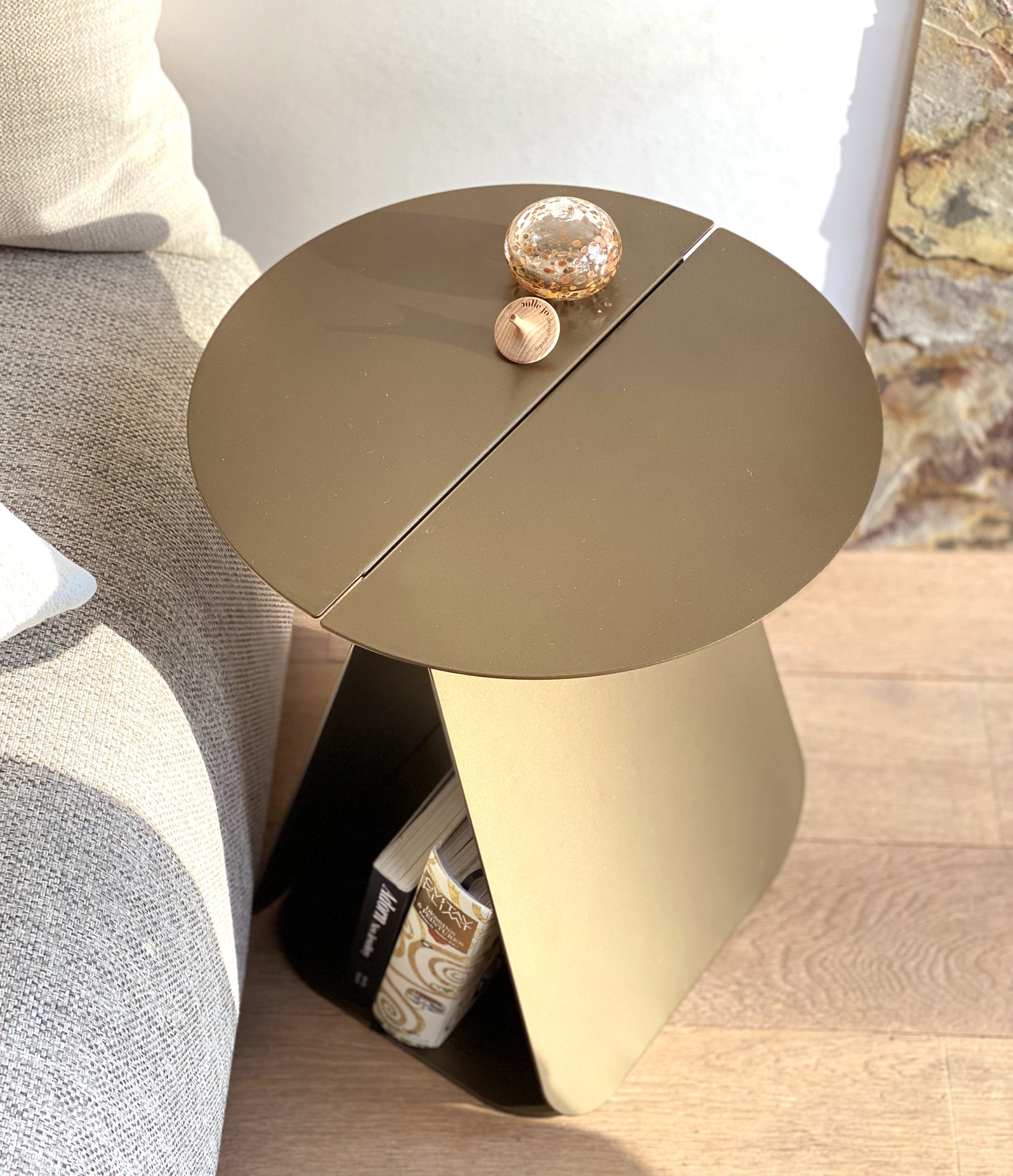 Table d’appoint en métal