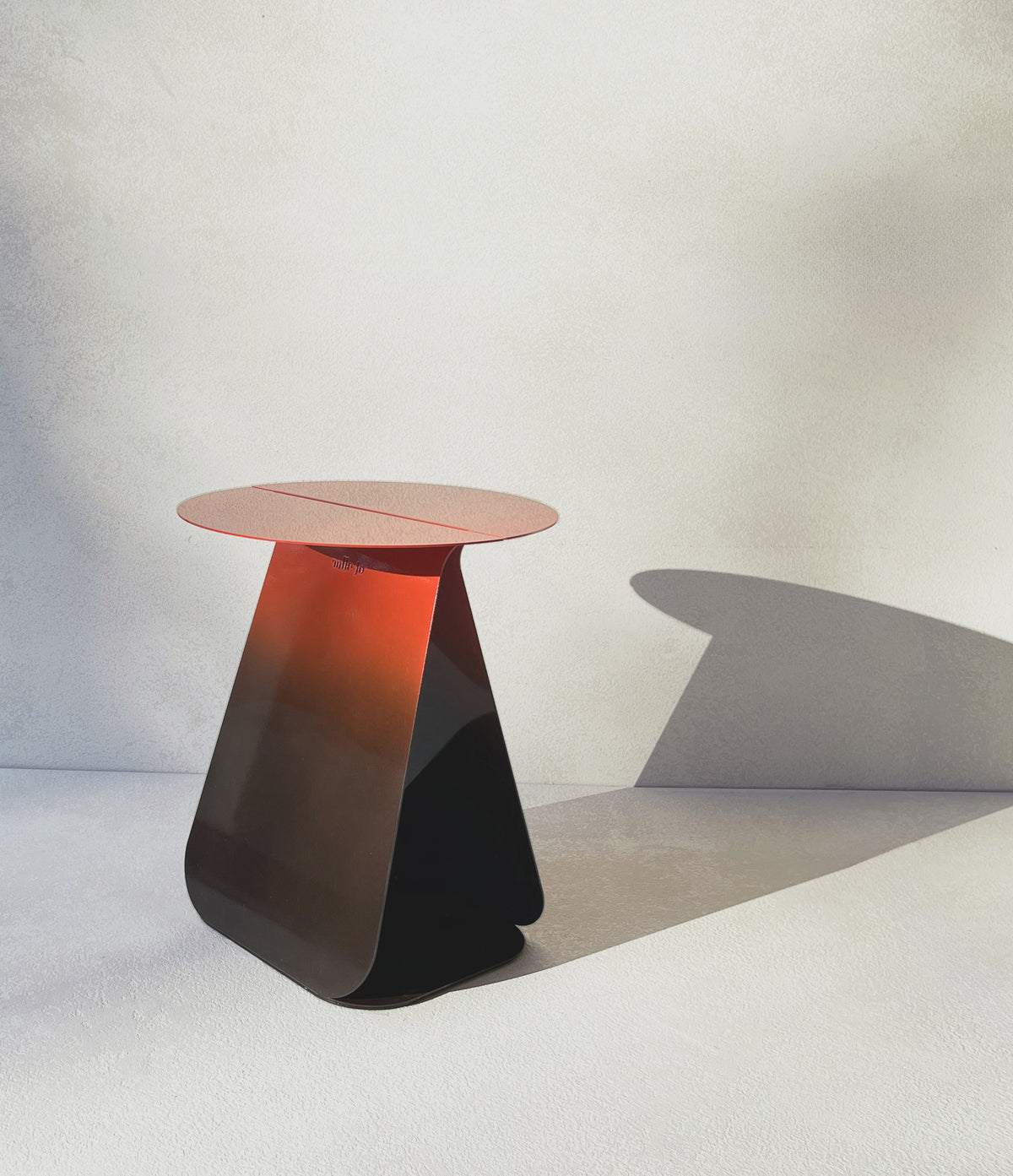 gradient red metal side table - YOUMY | Mademoiselle Jo