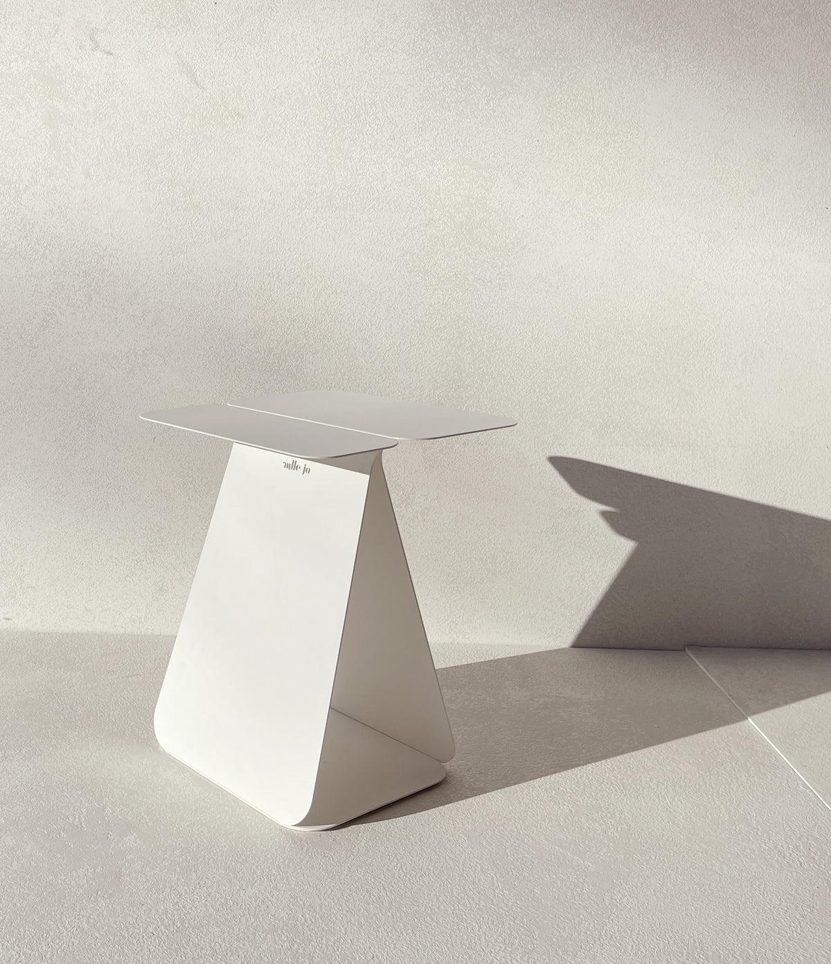 Rectangular white metal side table - YOUMY | Mademoiselle Jo